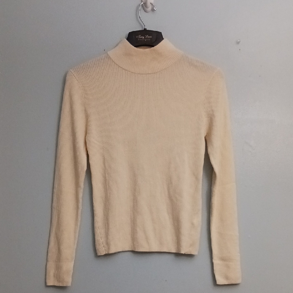 AYR size XL women's 30% fine merino wool cream mockneck long sleeves sweater.